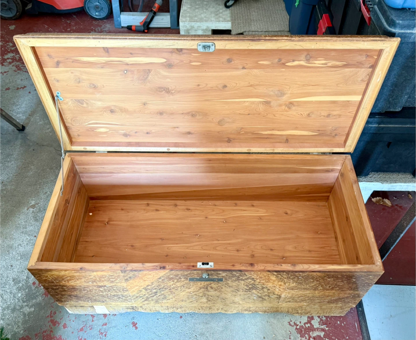 Vintage Wooden Cedar Chest - Project Piece - photo 3