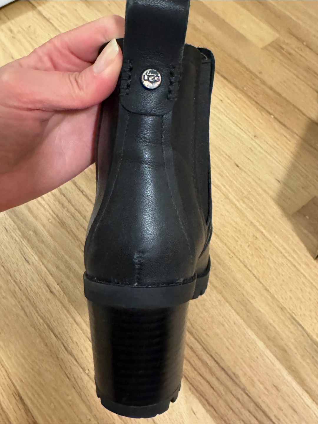 UGG Black Leather Heeled Chelsea Boots - photo 4