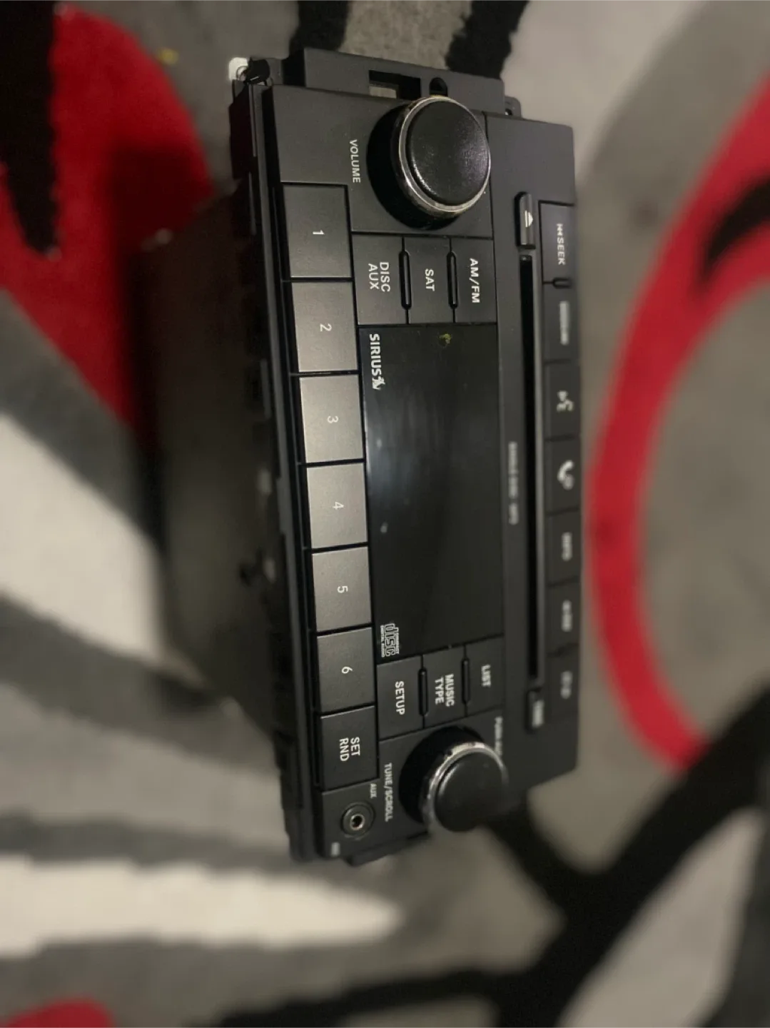 Chrysler/Daimler Car Radio P68021163AD image indicator(4)