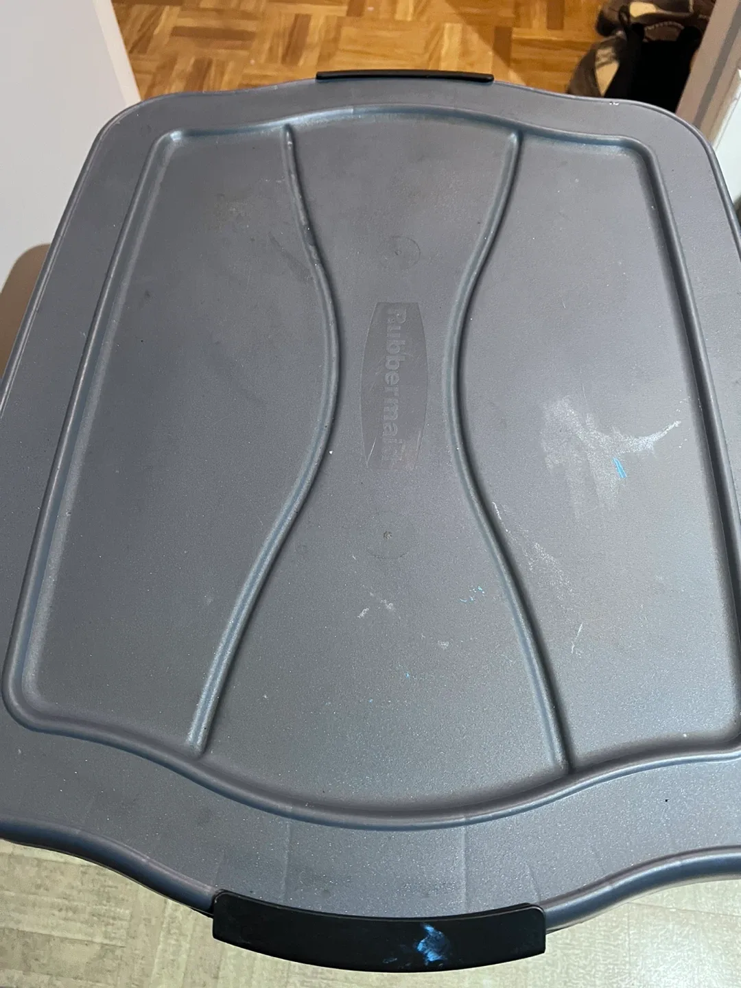 Rubbermaid Clever Store 21 Gal Container image indicator(3)