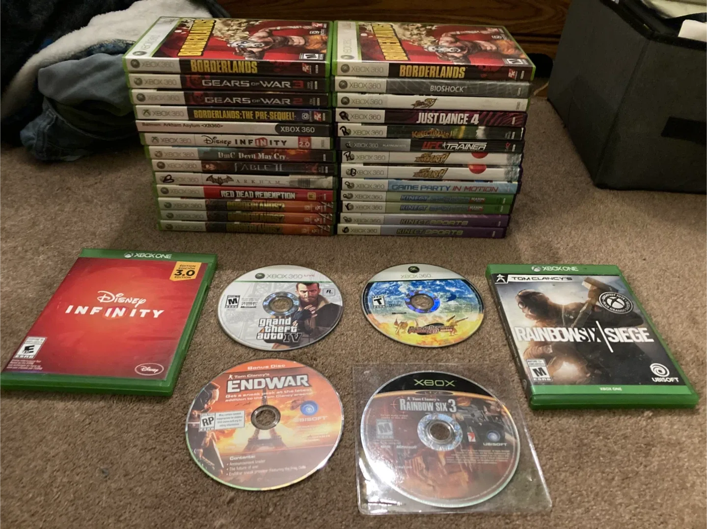 Xbox 360 31 Game Lot looking to trade or negotiate thumbnail