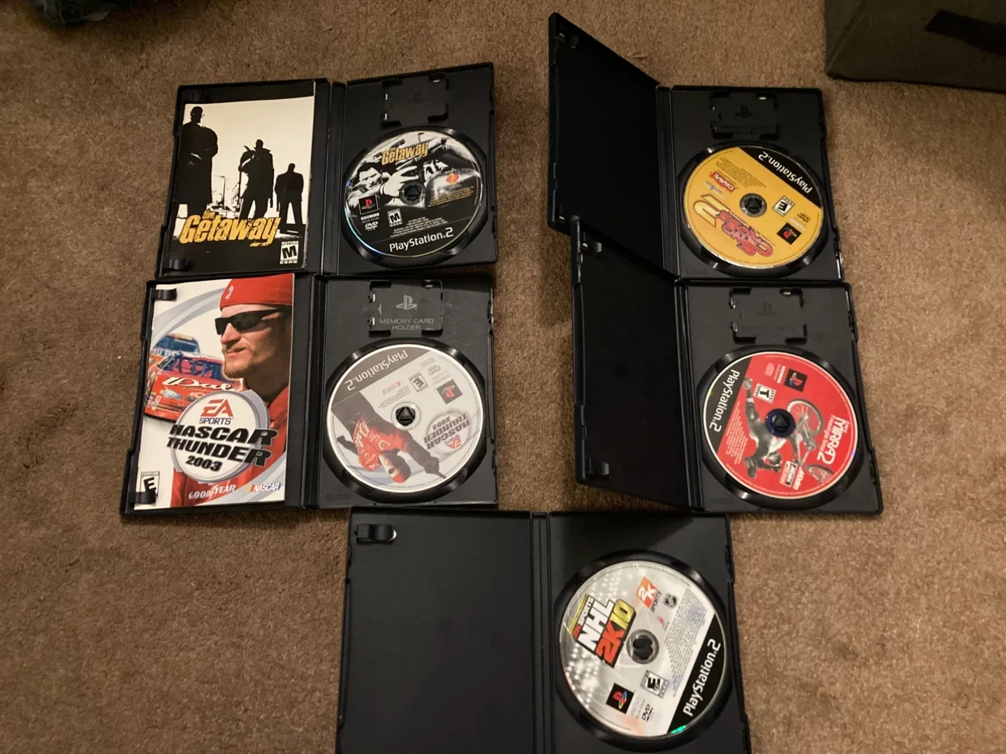 A Lot of 23 Playstation 2 Games looking to trade or negotiate image indicator(8)