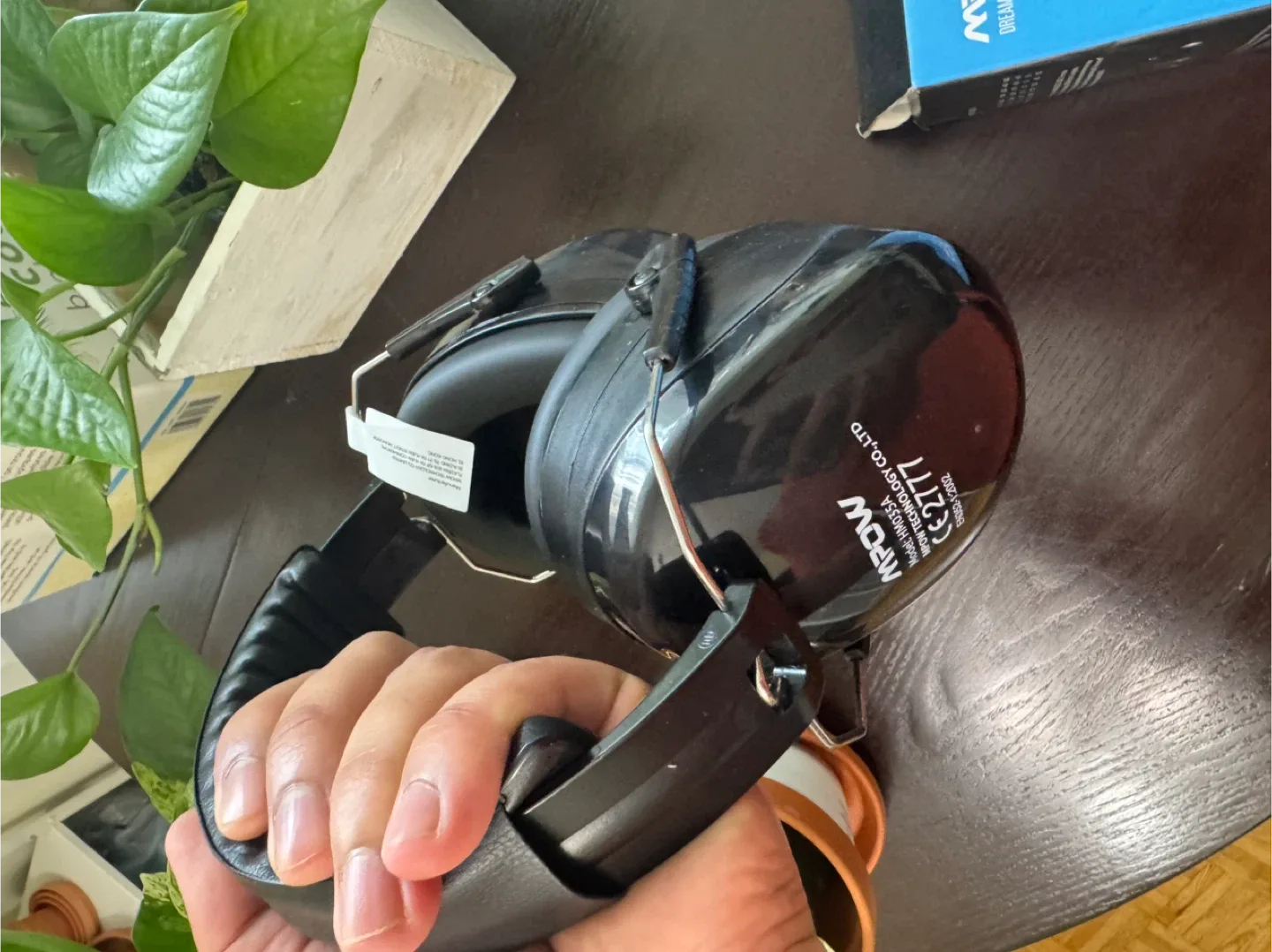 Mpow HM055A Ear Muffs SNR 34dB - Like New! image indicator(3)