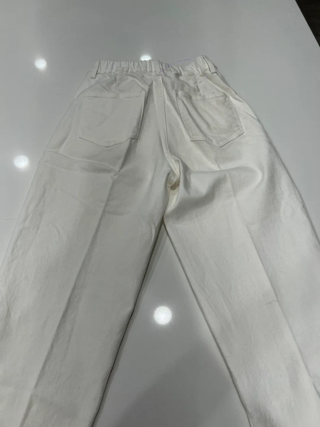 Fashion Deinm Paris White Jeans, Size 6 image indicator(4)