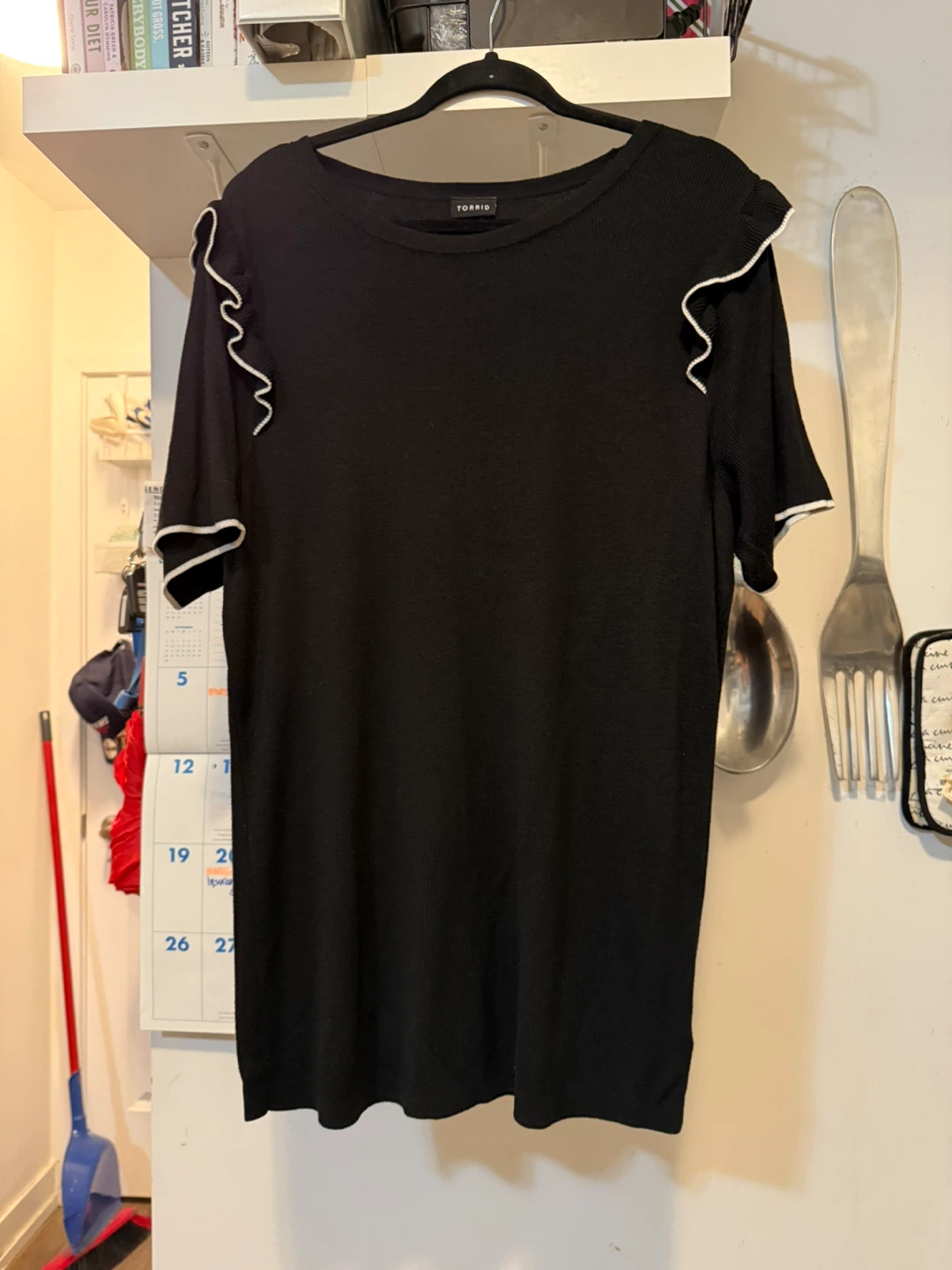 Torrid Black Knit Tee with Ruffle Shoulder Trim - photo 5