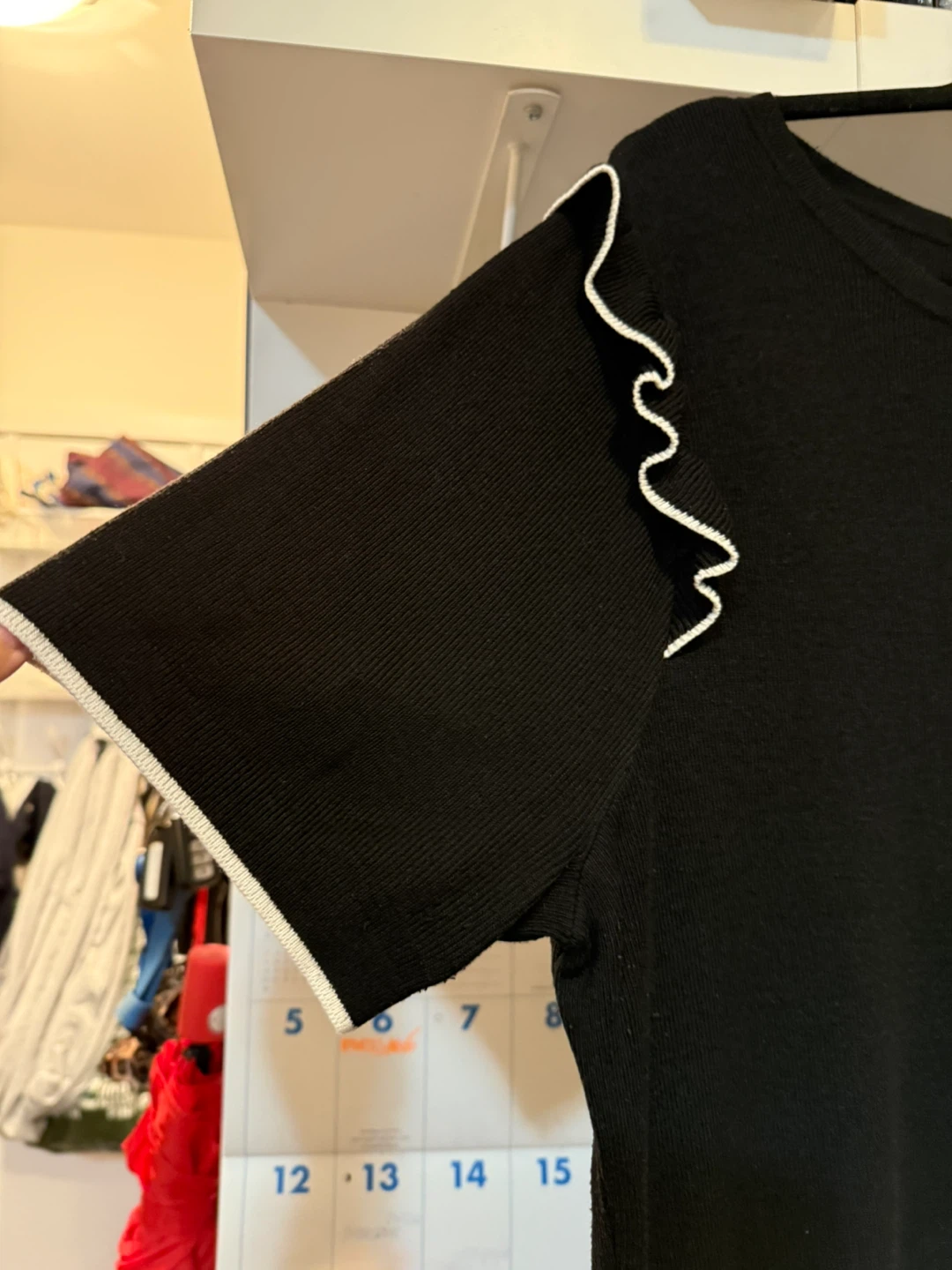 Torrid Black Knit Tee with Ruffle Shoulder Trim - photo 2