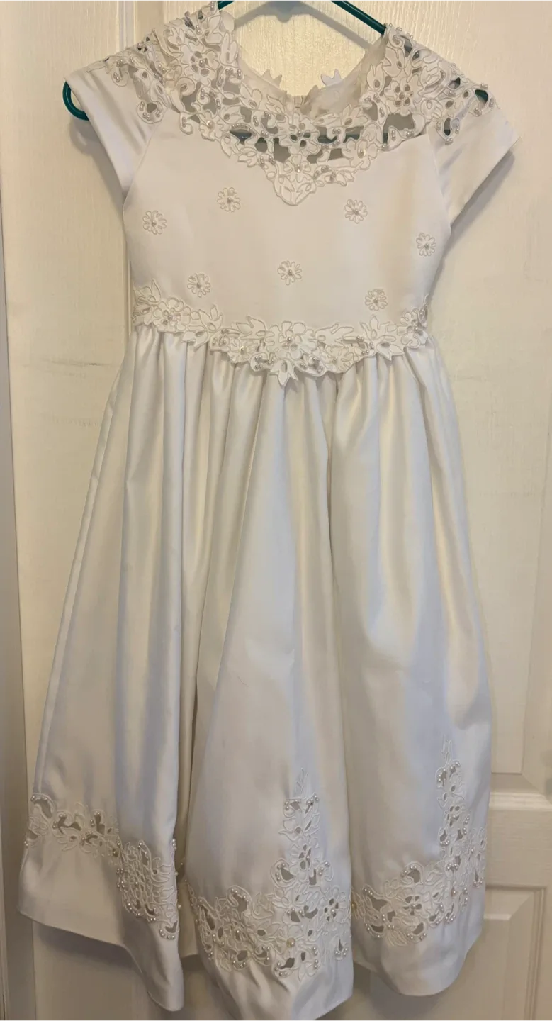 Flower girl wedding  White Dress - Size 7.  ❤️ thumbnail