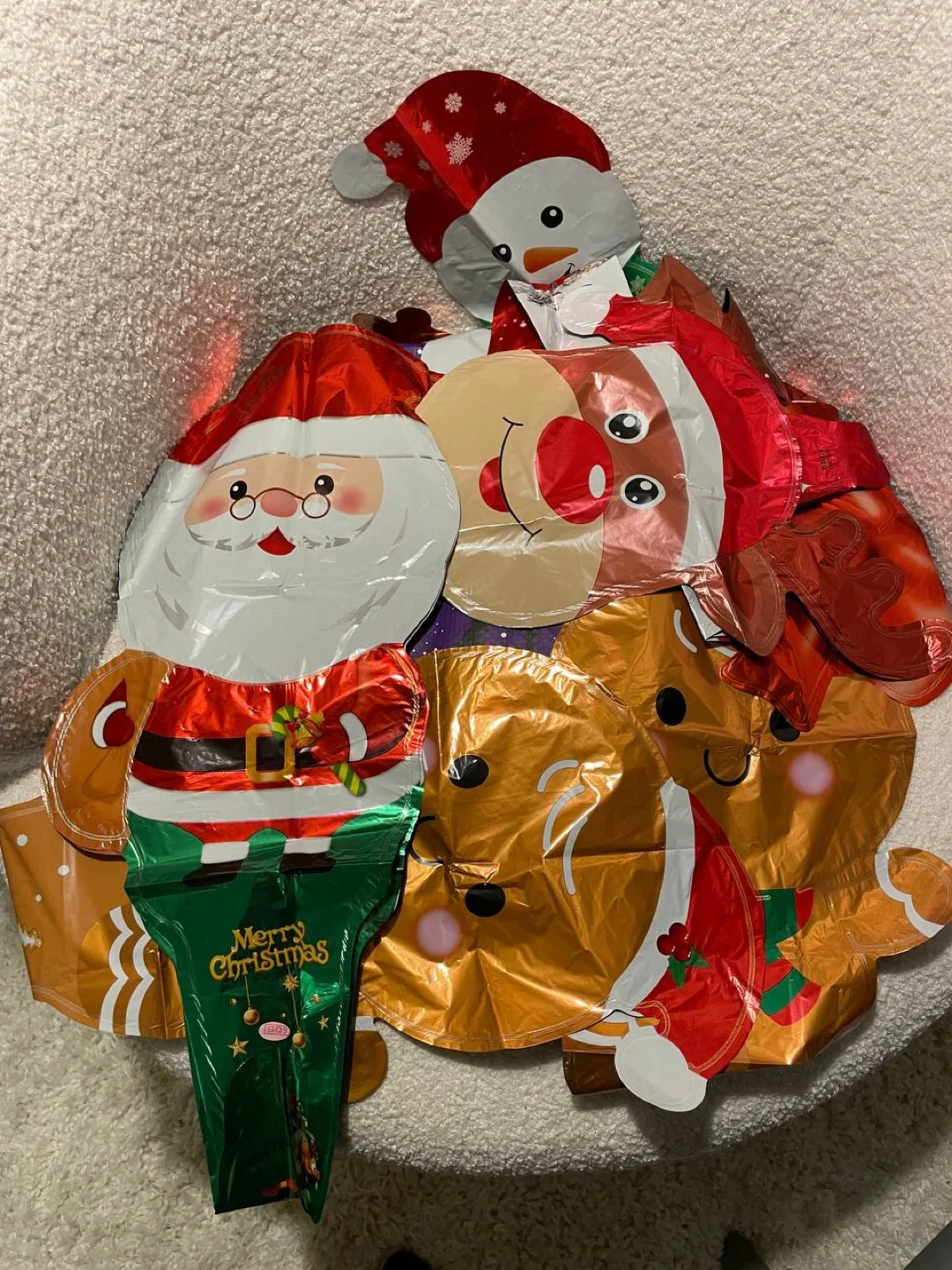 Christmas Themed Foil Balloons thumbnail