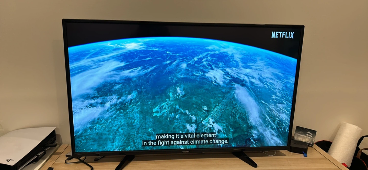 48” Toshiba TV - photo 3