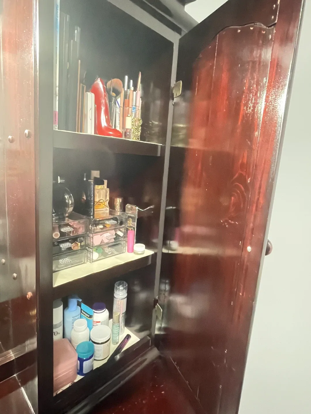 Dark Wood Vanity with Mirror image indicator(2)