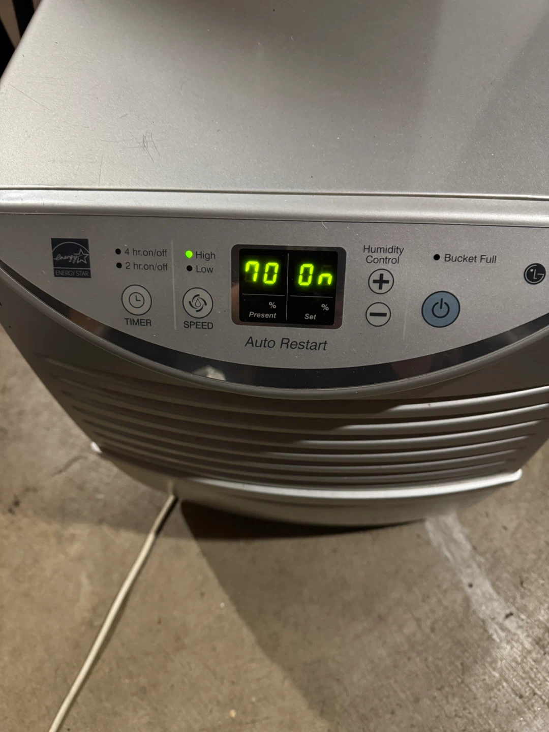 LG Dehumidifier 🧡 - photo 3
