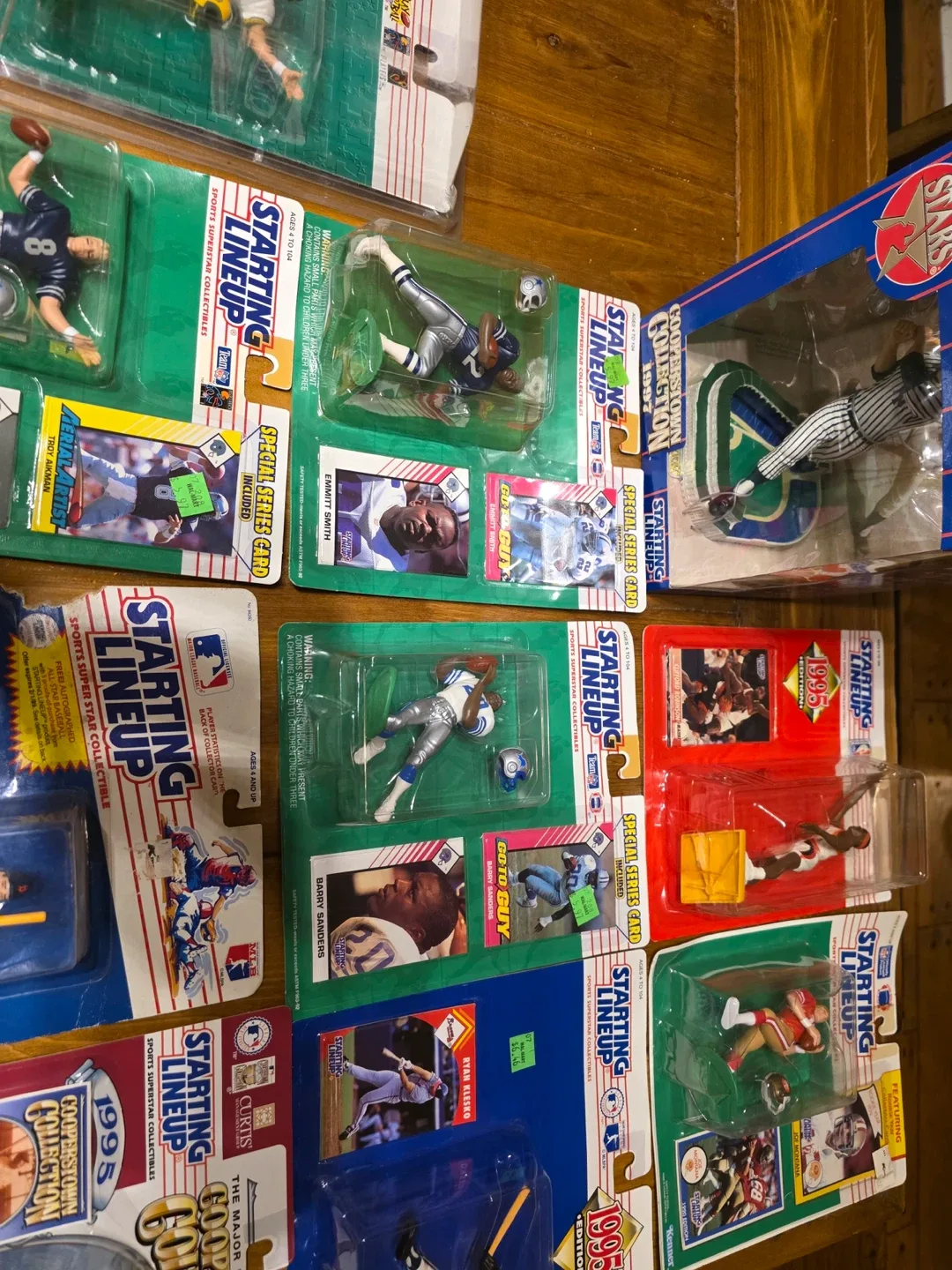 Starting Lineup & Headliners Figures image indicator(3)