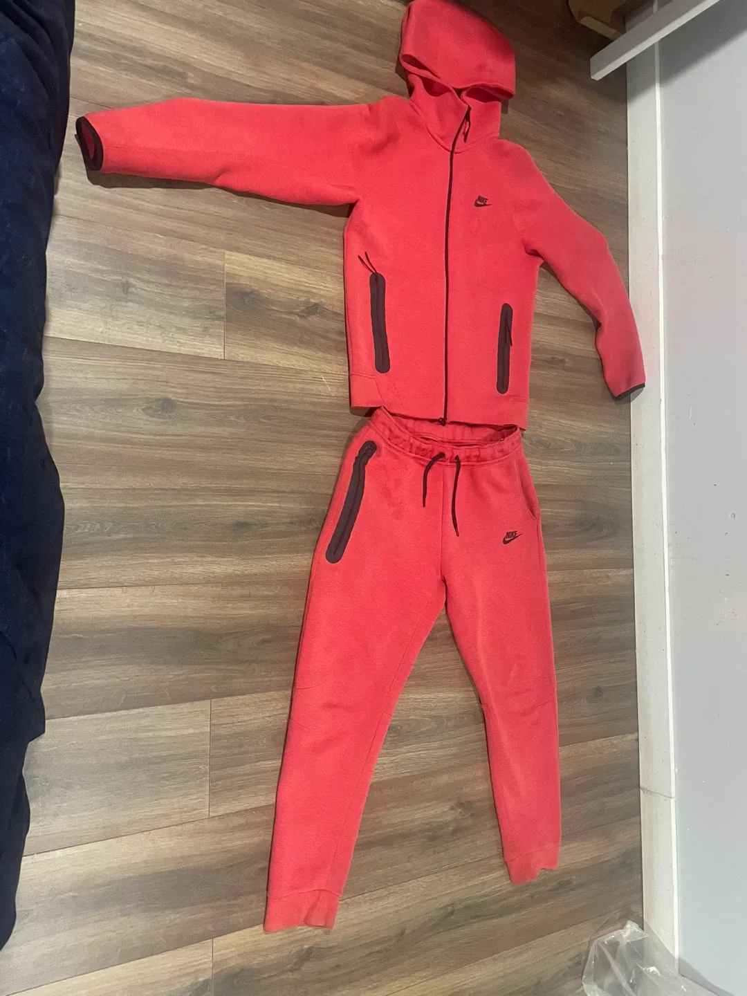 Nike Tech Fleece Red Tracksuit thumbnail