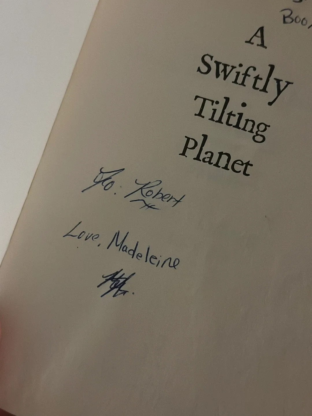 A Swiftly Tilting Planet by Madeleine L'Engle image indicator(3)