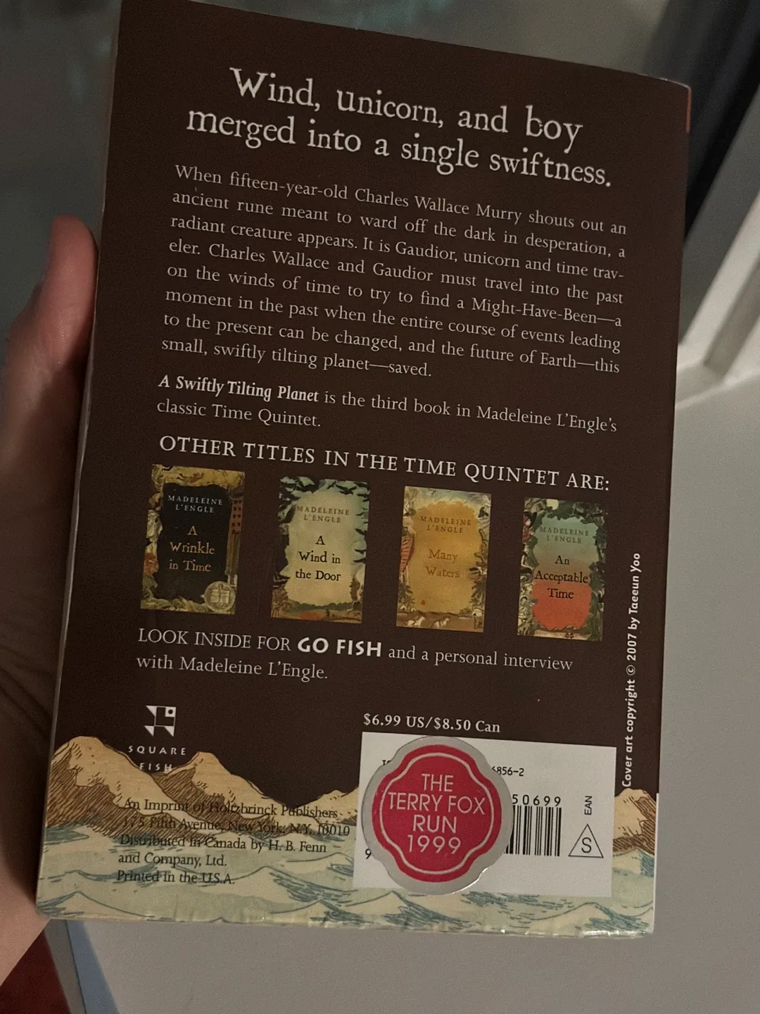 A Swiftly Tilting Planet by Madeleine L'Engle image indicator(2)