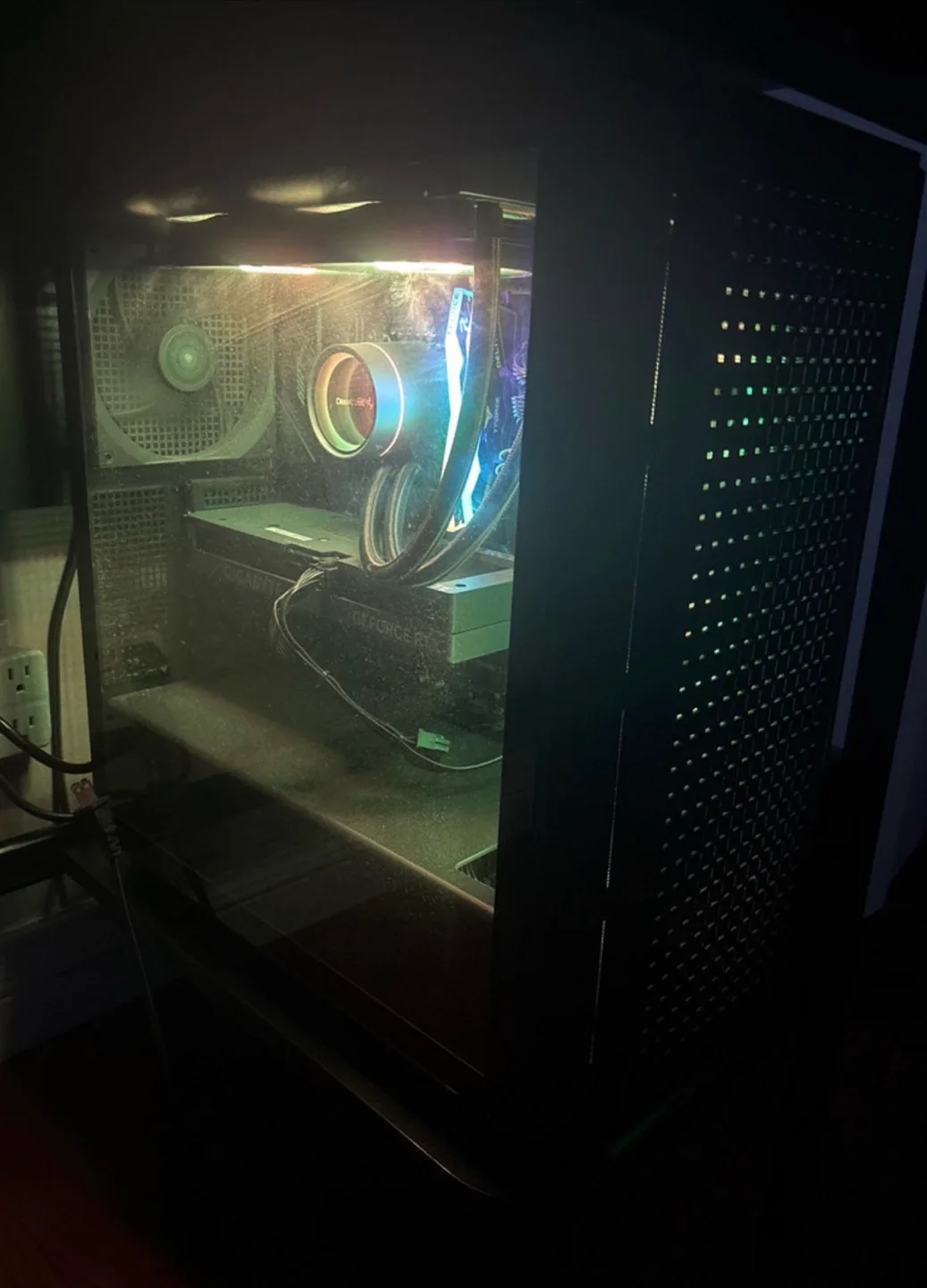 Custom built Gaming PC Setup thumbnail