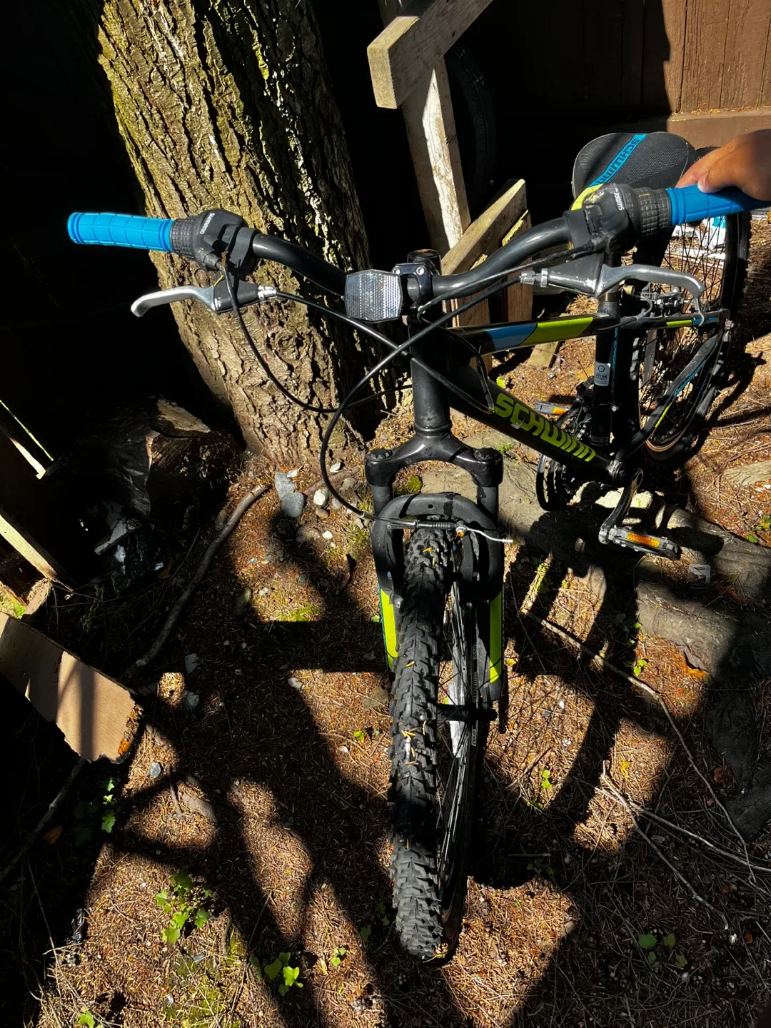 24in Schwinn Breaker Mountain Bike - Used image indicator(5)