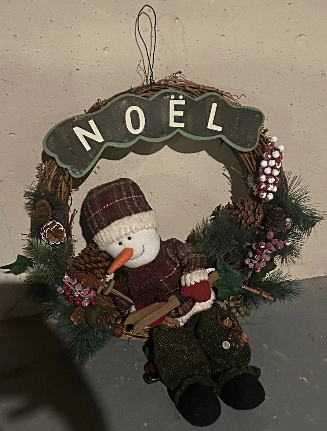 Noel Christmas Wreath with Snowman image indicator(2)
