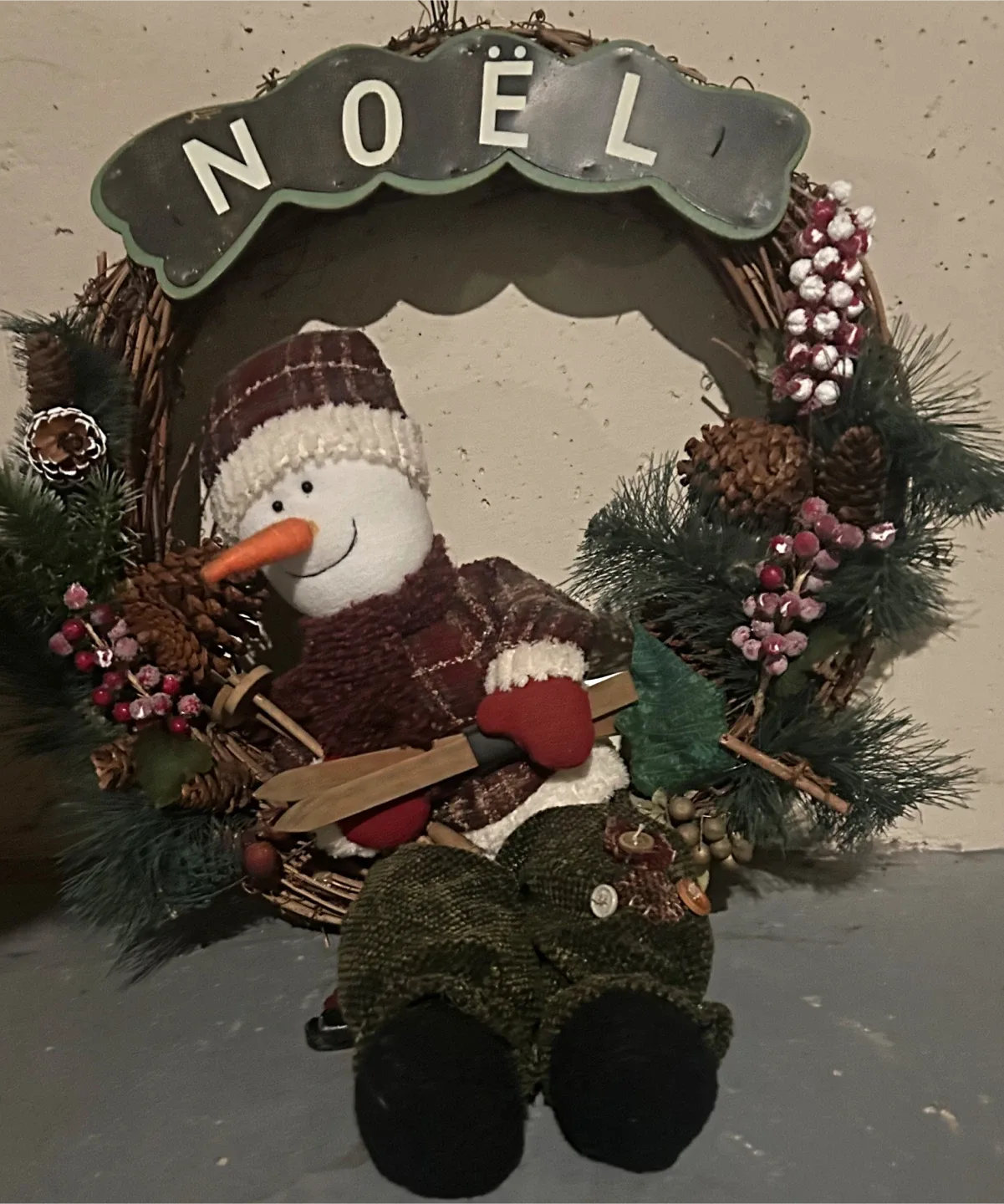 Noel Christmas Wreath with Snowman image indicator(3)