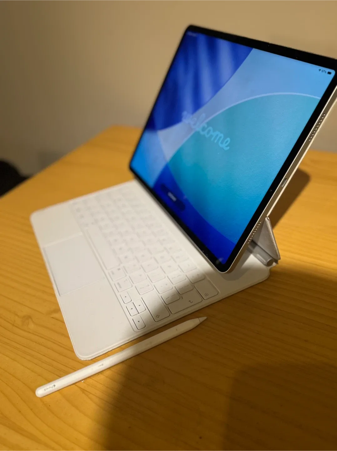 Apple iPad Pro 12.9 inch with Magic Keyboard & Pencil thumbnail
