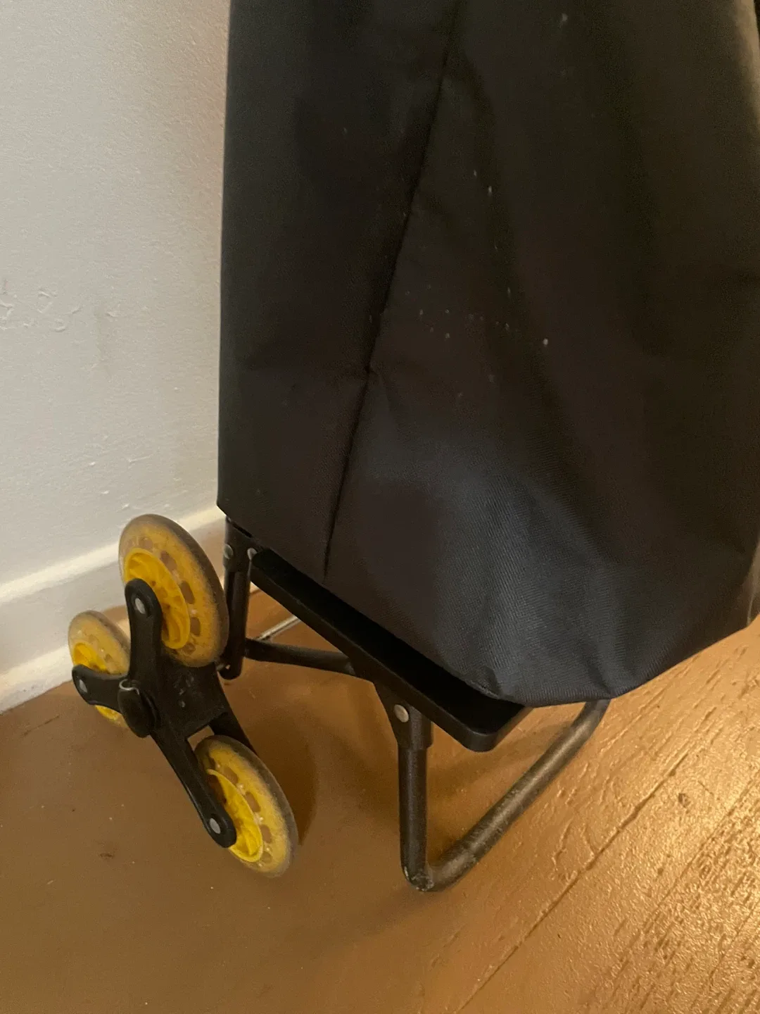 Hurricane Stair Climber Shopping Cart image indicator(3)