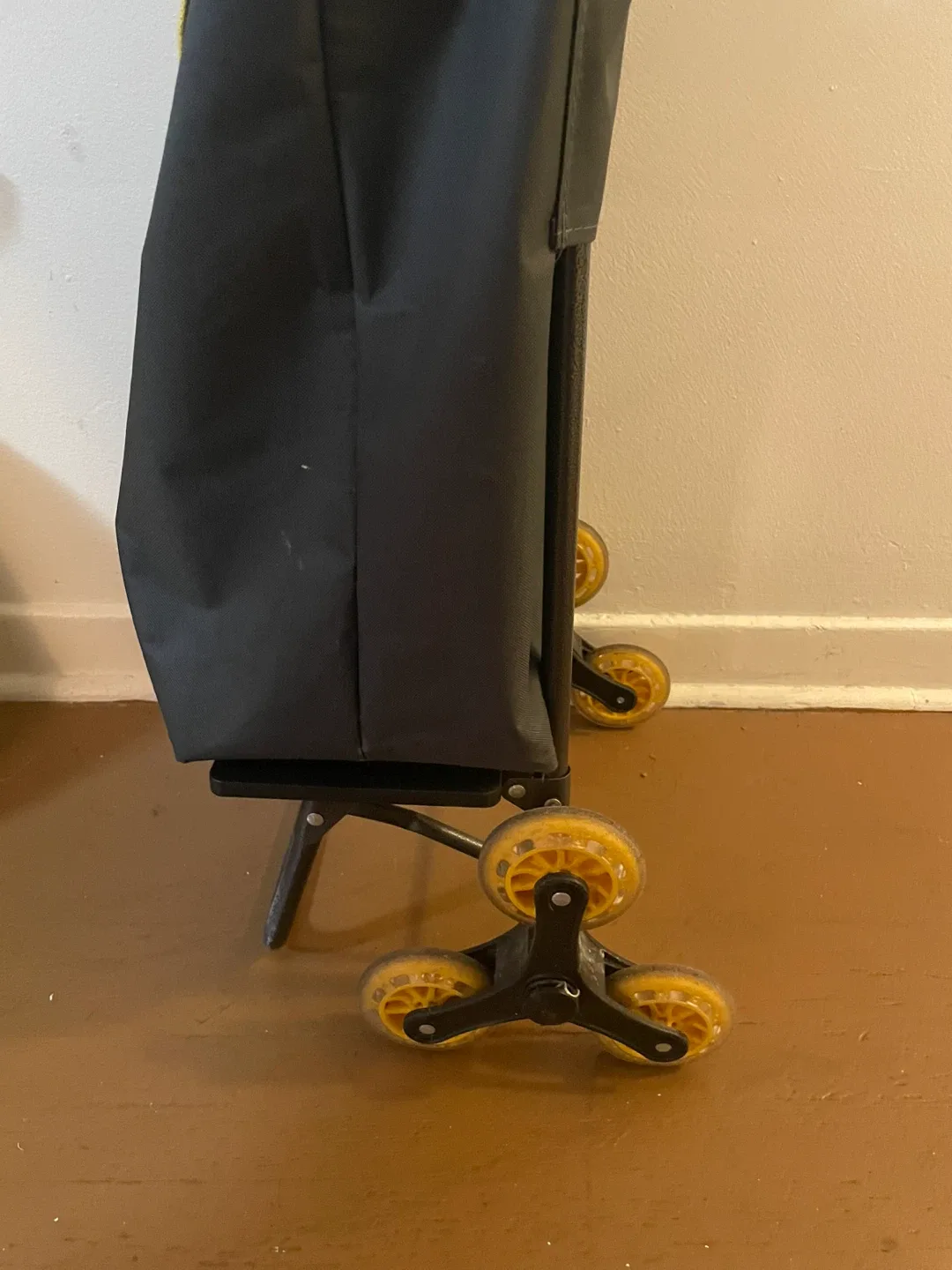 Hurricane Stair Climber Shopping Cart image indicator(4)