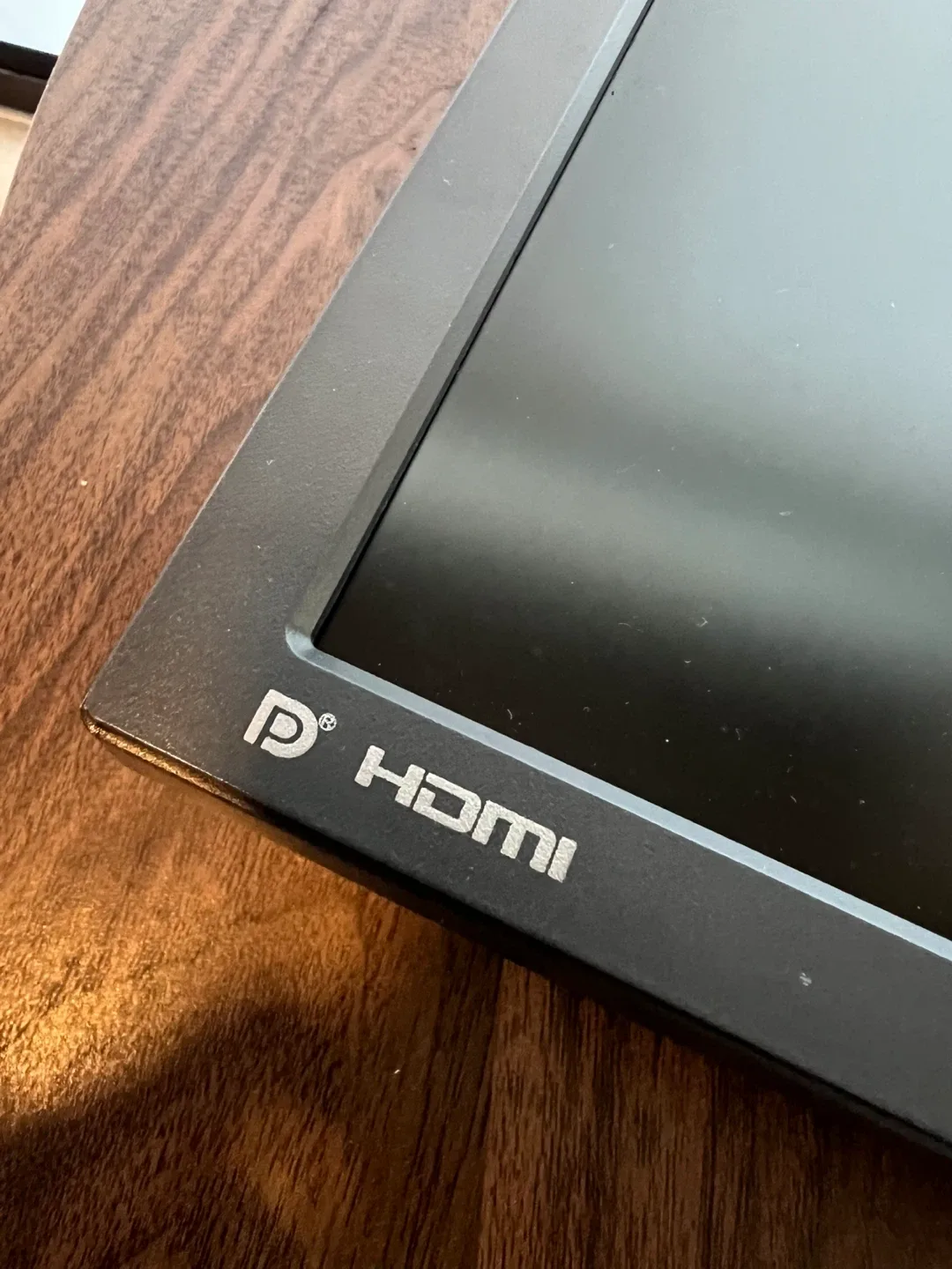 2 HDMI computer monitors with double mounting stand image indicator(4)