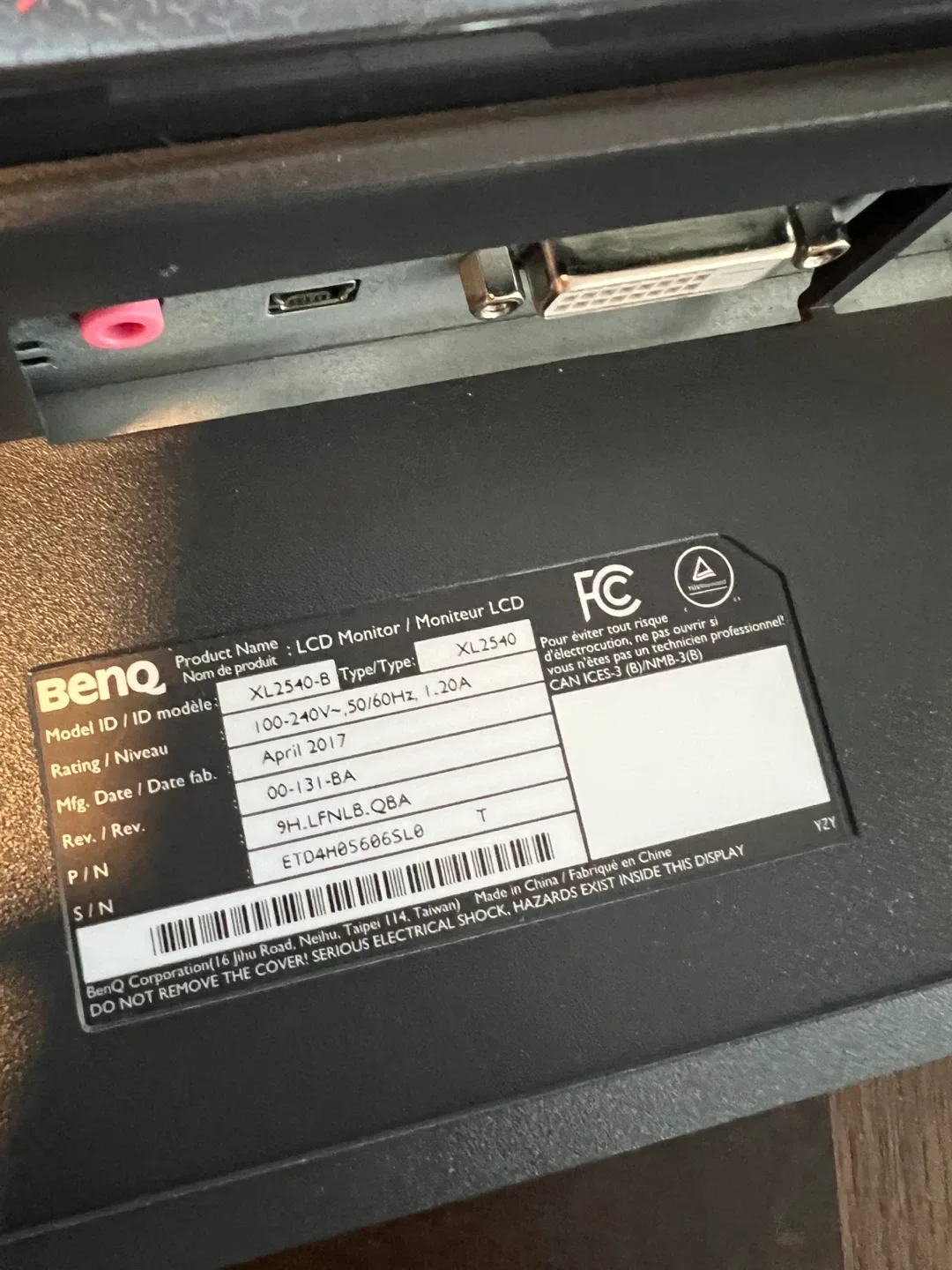 2 HDMI computer monitors with double mounting stand image indicator(3)