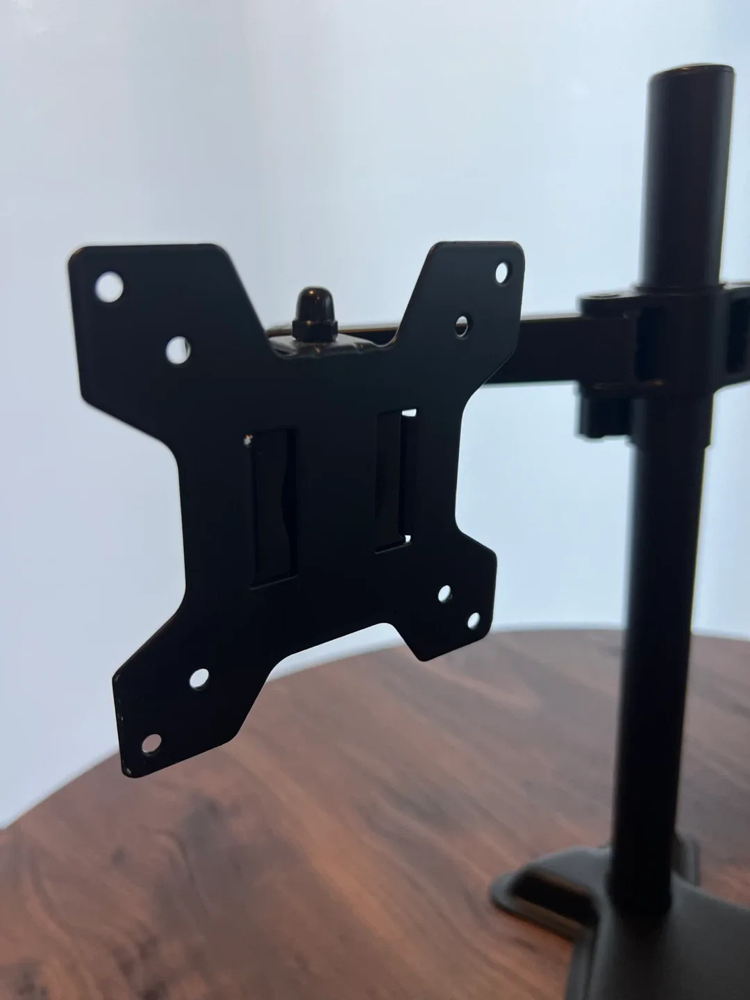 2 HDMI computer monitors with double mounting stand image indicator(10)