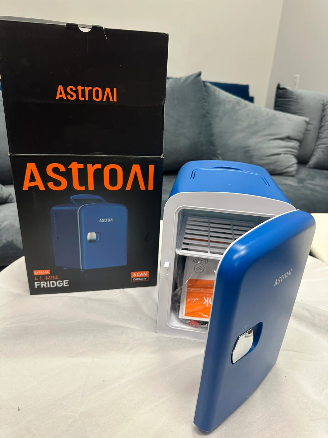 AstronAI LYD206A 4L Mini Fridge - Blue, New in Box! - photo 3