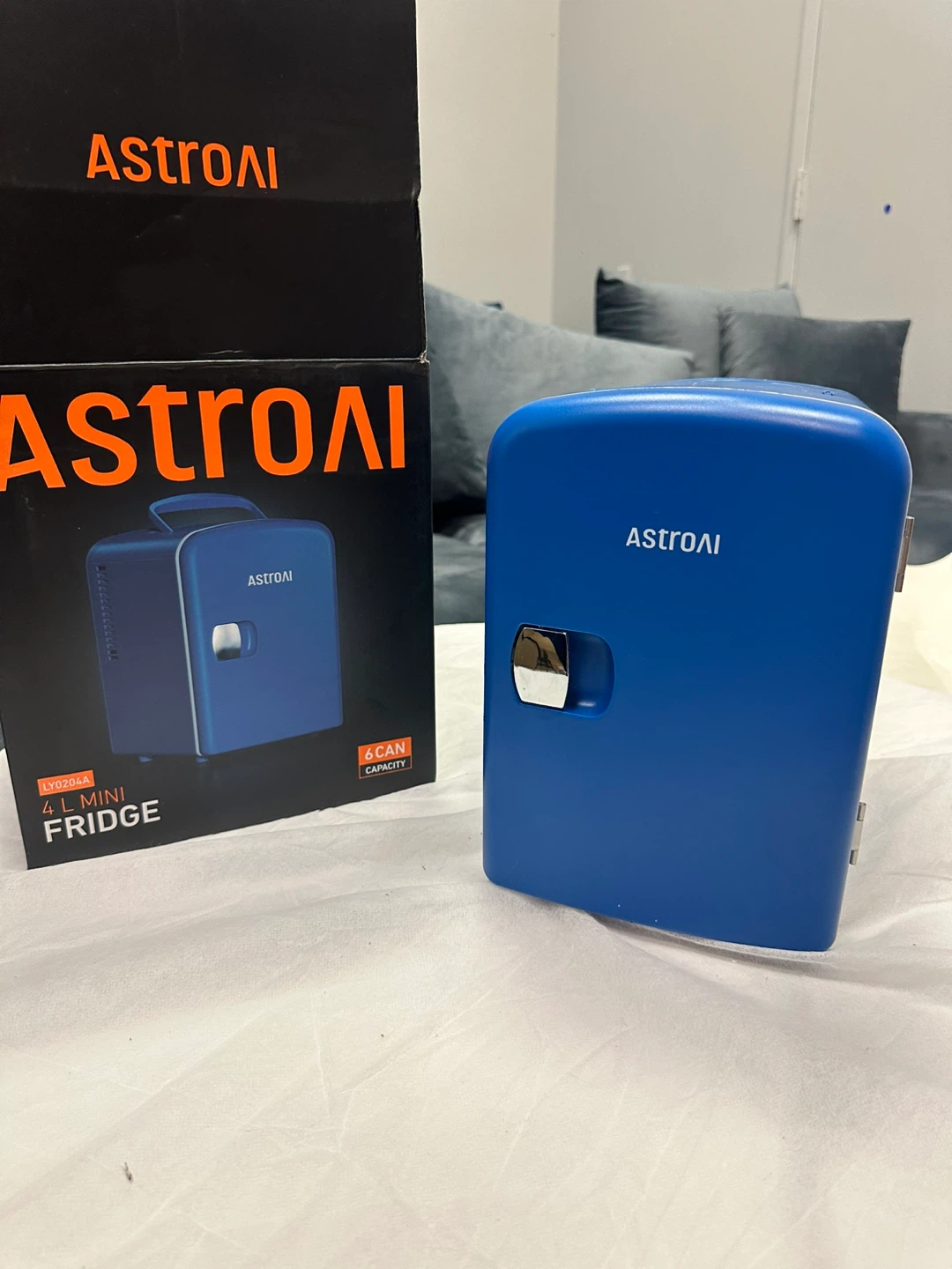 AstronAI LYD206A 4L Mini Fridge - Blue, New in Box! - photo 2