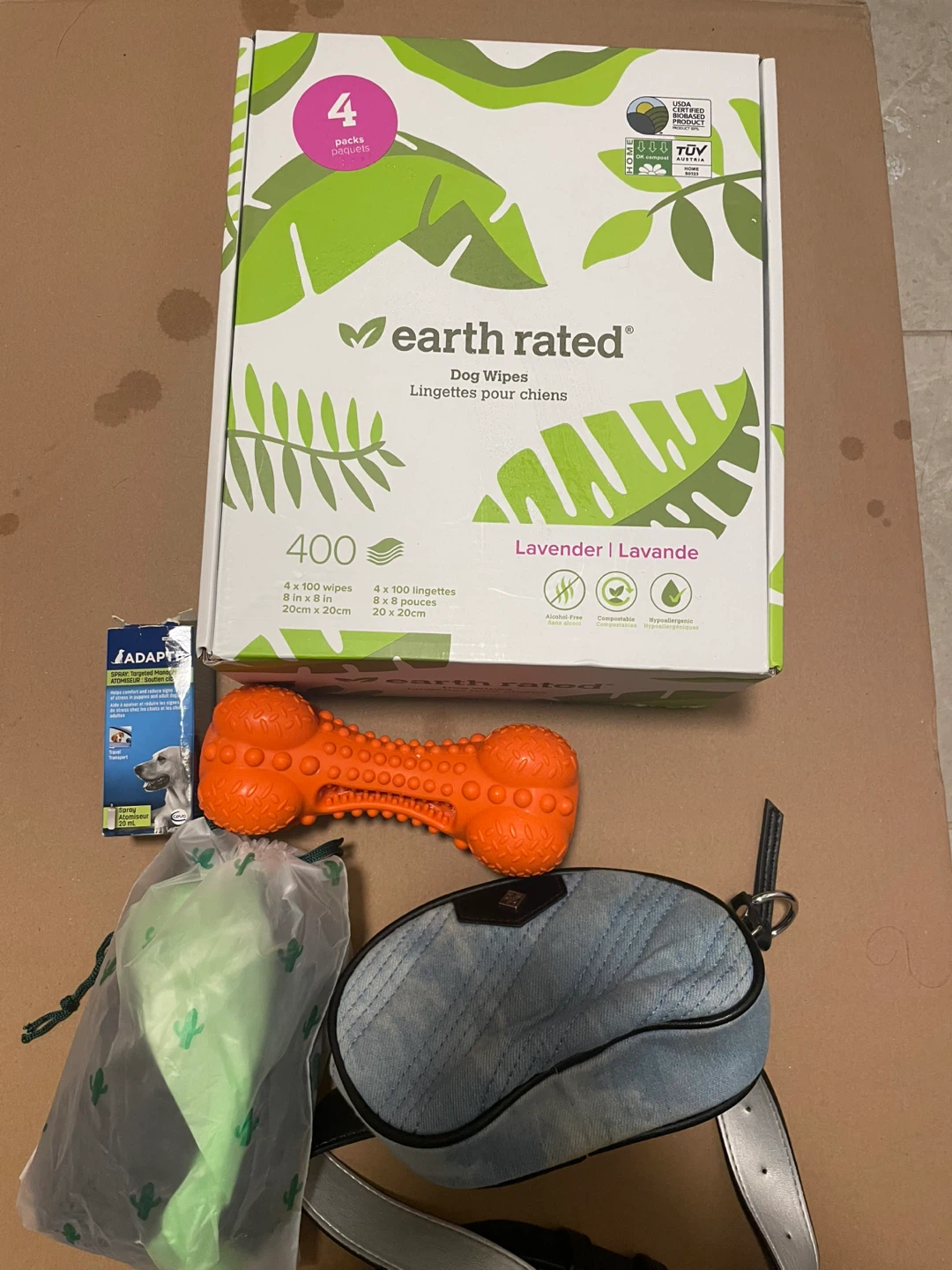 Free Dog items🧡: Dog Wipes+ poop bags+ Fanny pack+ chew toy