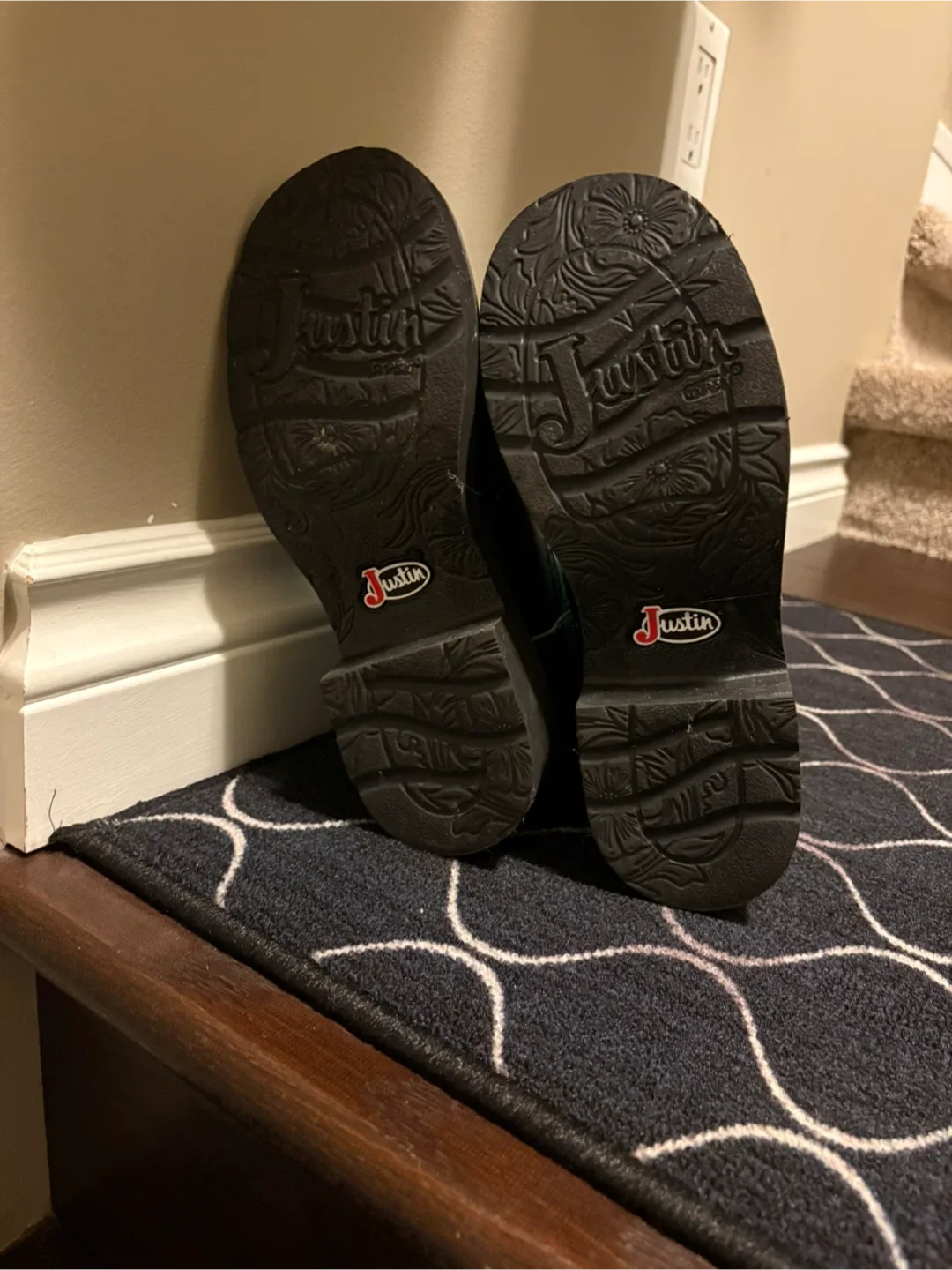 Justin Black & Turquoise Cowboy Boots - Size 6B image indicator(6)