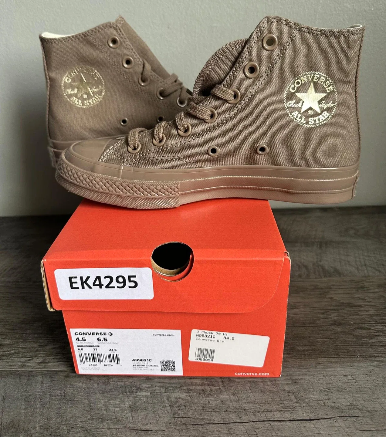 Converse Chuck 70 Hi - Size 4.5 (Men's) thumbnail