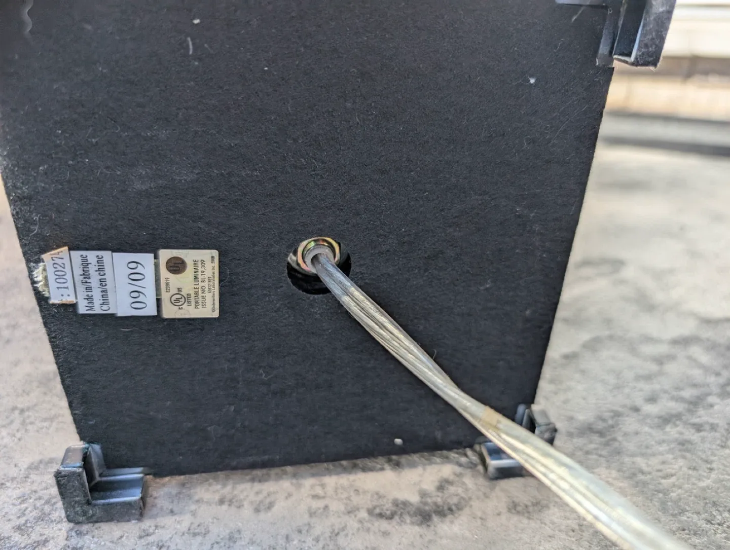 Leaf Patterned Table Lamp image indicator(4)