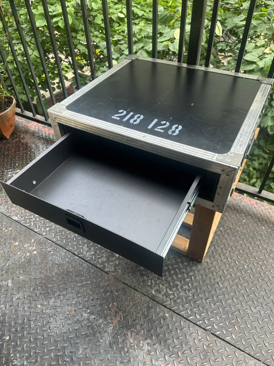 PROFESSIONAL FILM VIDEO MUSIC PRODUCTION ROAD CASE W DRAWER TRAY thumbnail