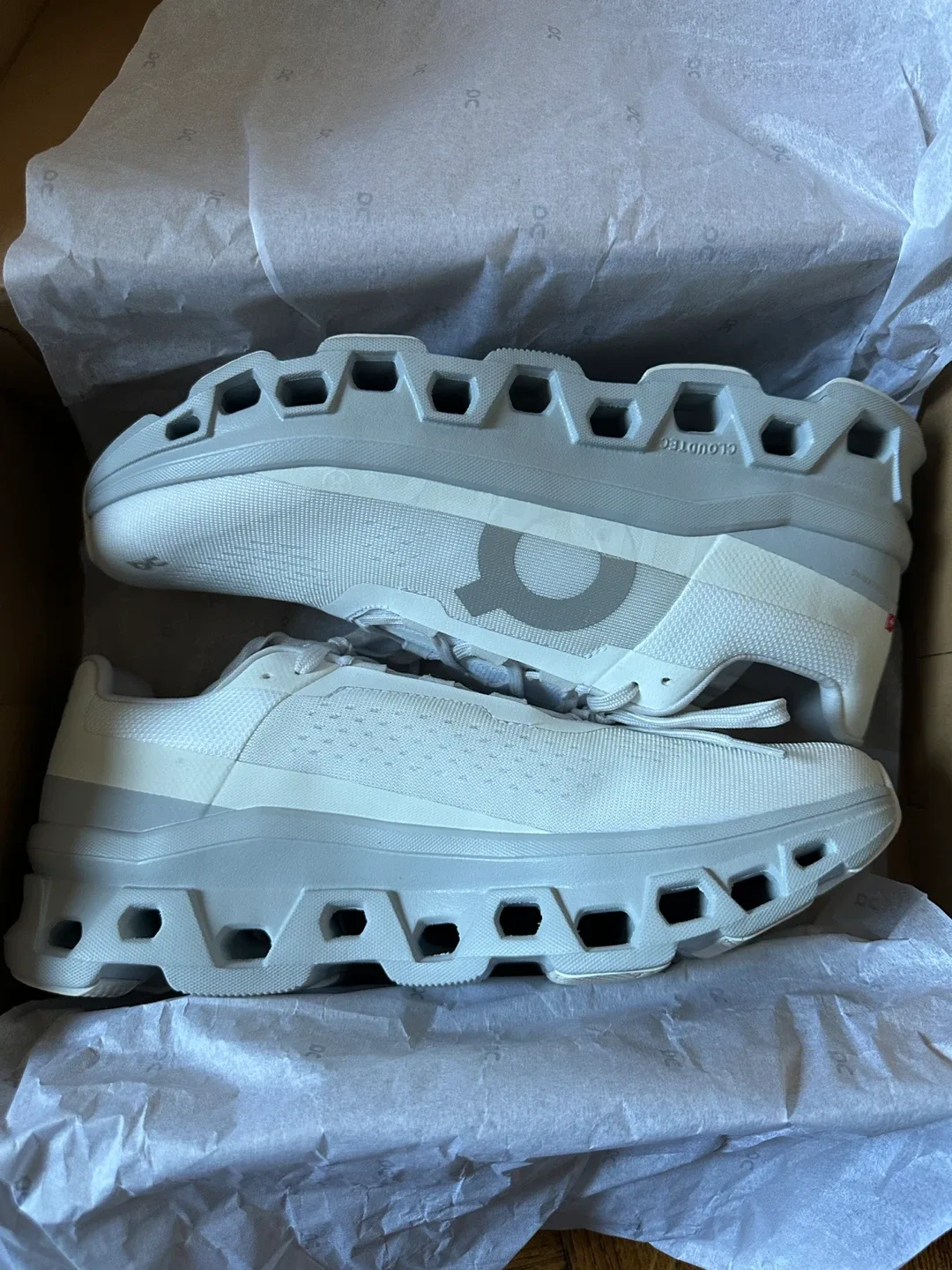 On Cloudmonster White Glacier US 10.5 image indicator(3)