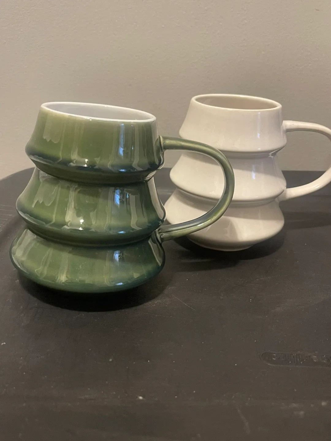 Set of 2 Stackable Mugs - Green & White 🧡 thumbnail