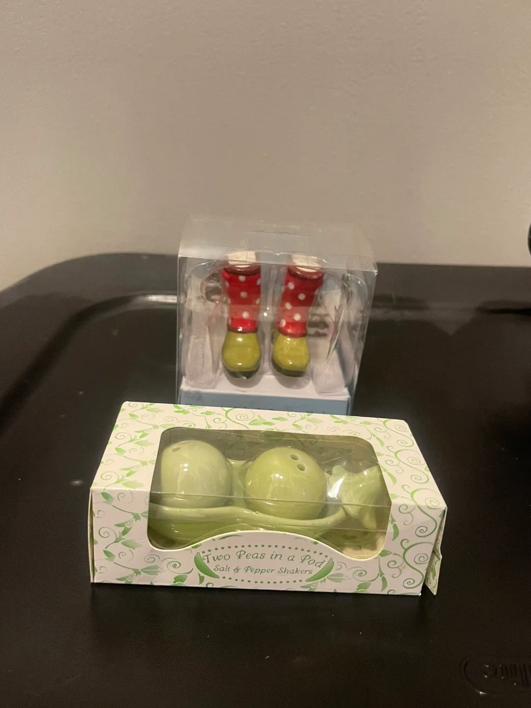 Two Peas in a Pod Salt & Pepper Shakers 🧡 thumbnail