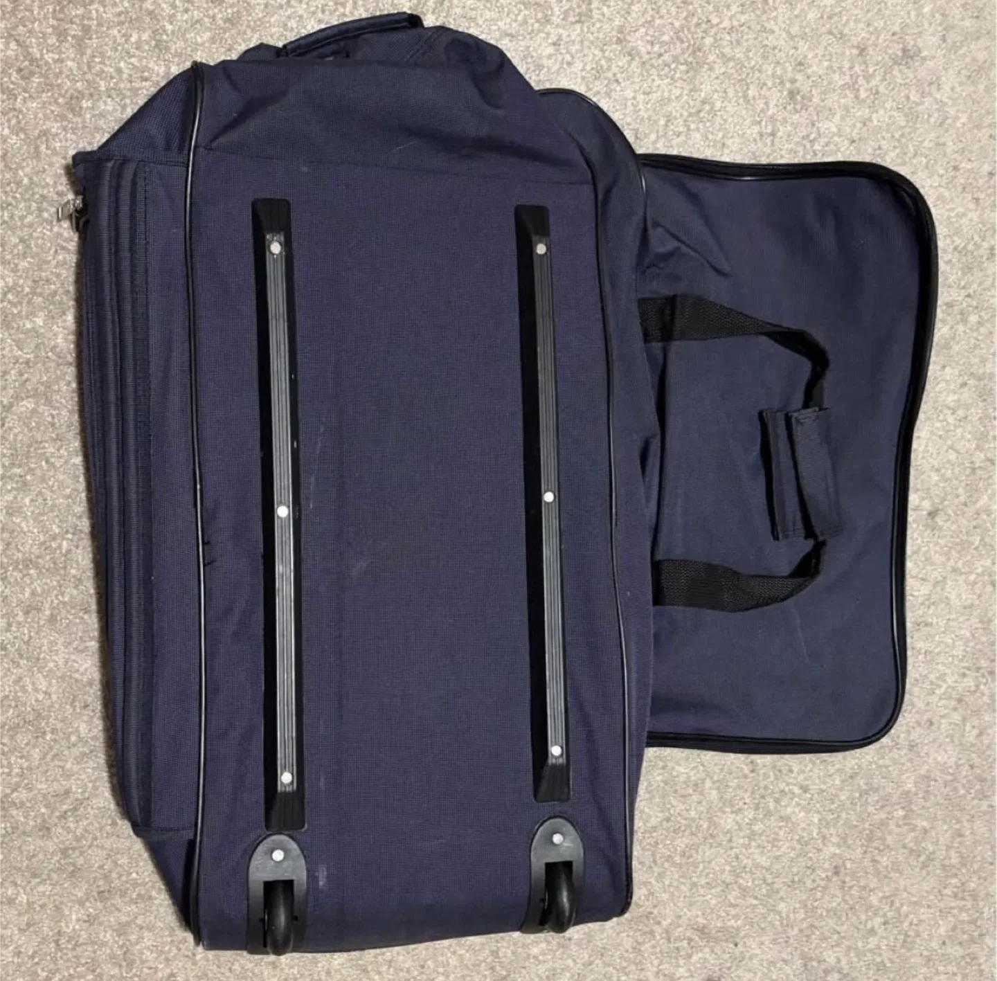 Blue Rolling Duffle Bag image indicator(3)