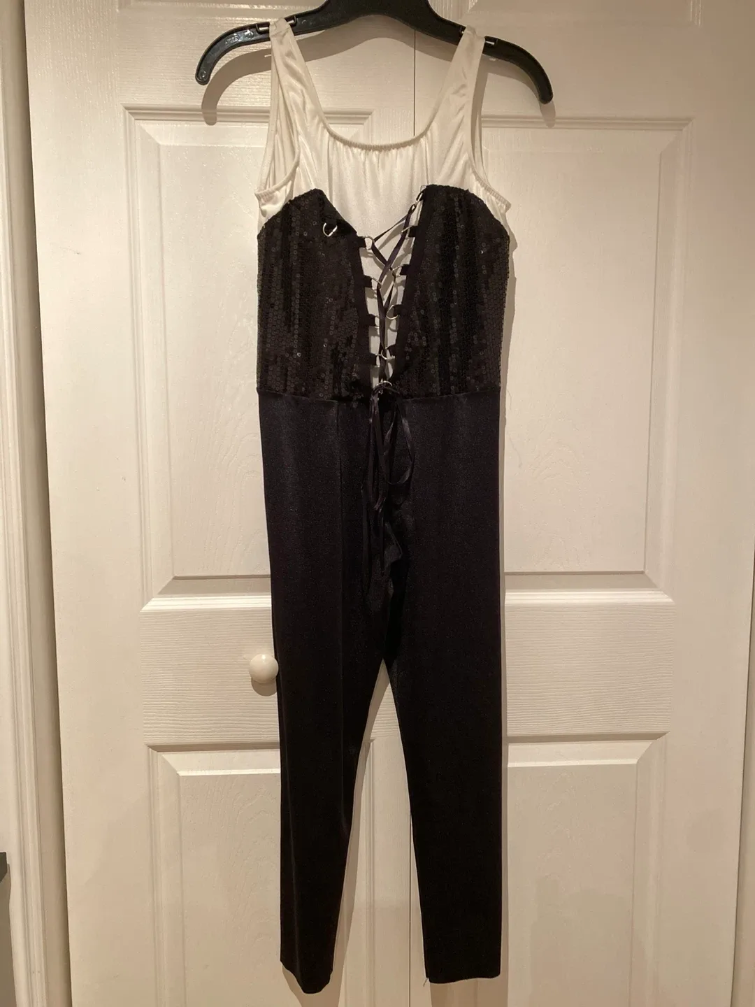 Dance/Halloween Costume image indicator(3)