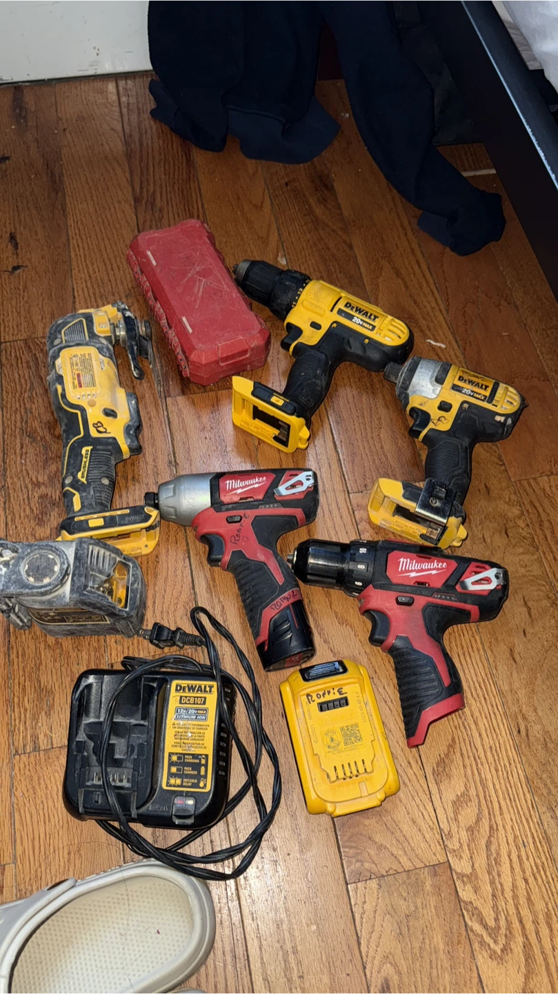 DeWalt & Milwaukee Power Tools - photo 3