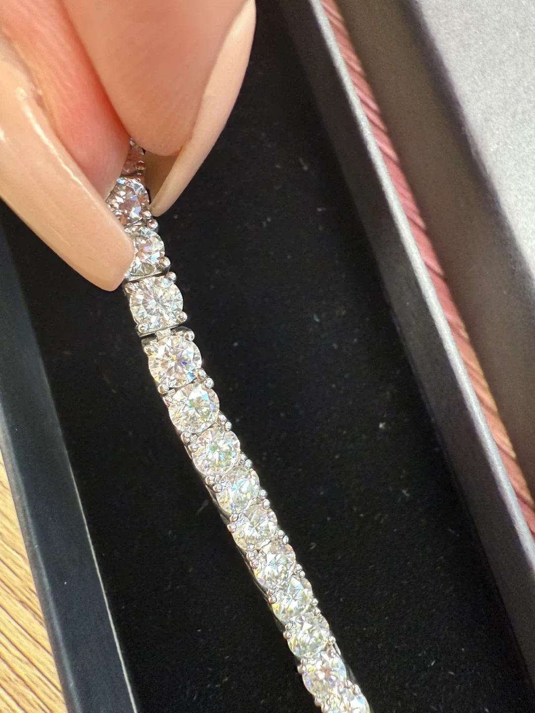 Silver Moissanite Diamond-like Tennis Bracelet image indicator(6)