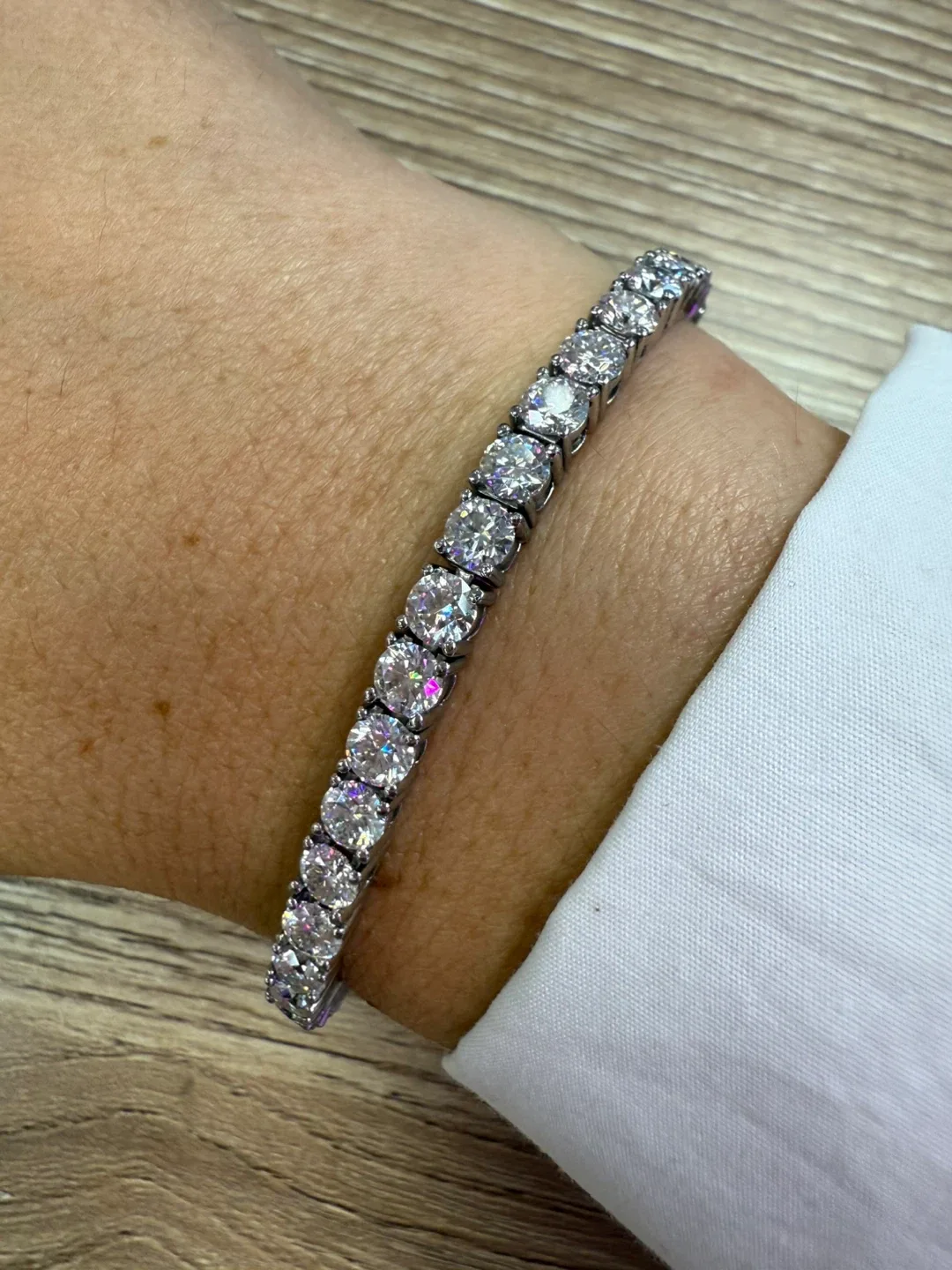 Silver Moissanite Diamond-like Tennis Bracelet image indicator(3)