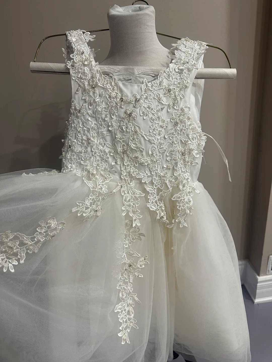 White Flower Girl Dress image indicator(2)