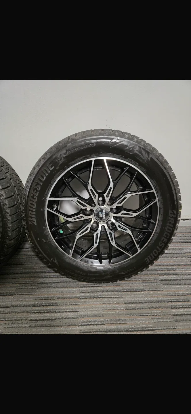 Set of 4 Wheels with Bridgestone Tires image indicator(4)