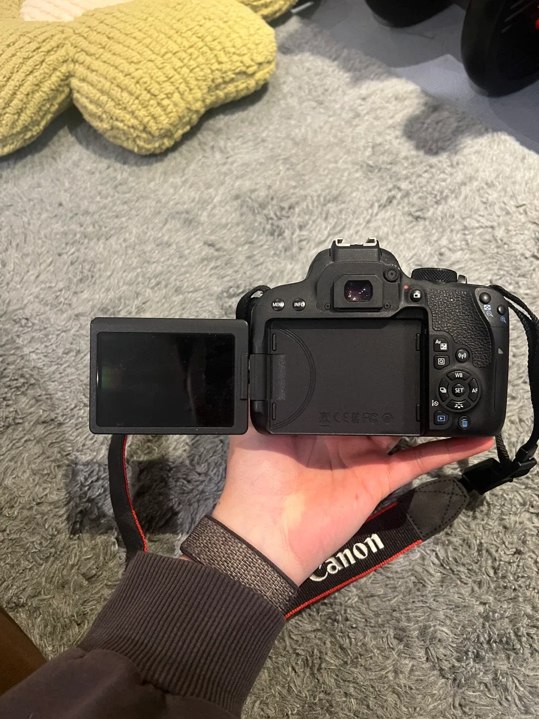 Canon EOS Rebel T7i DSLR Camera image indicator(3)