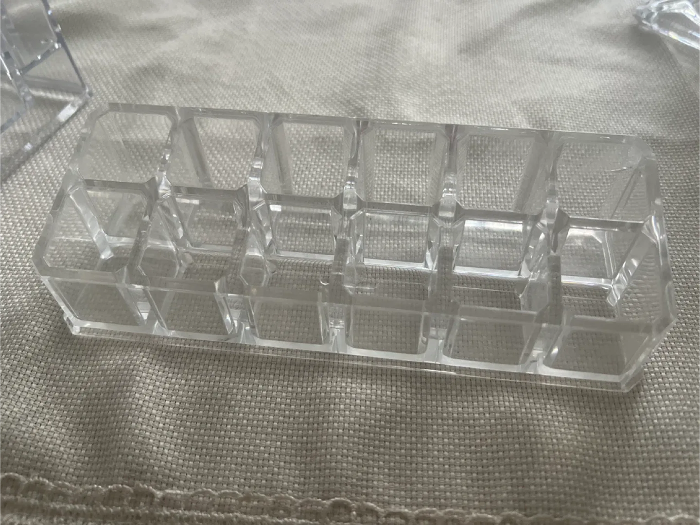Clear Acrylic Makeup Organizer image indicator(3)