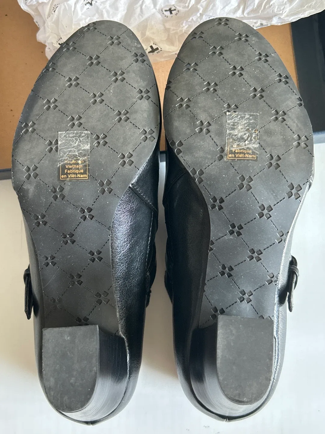 Naturalizer Black Leather Ankle Boots Size 8M image indicator(9)