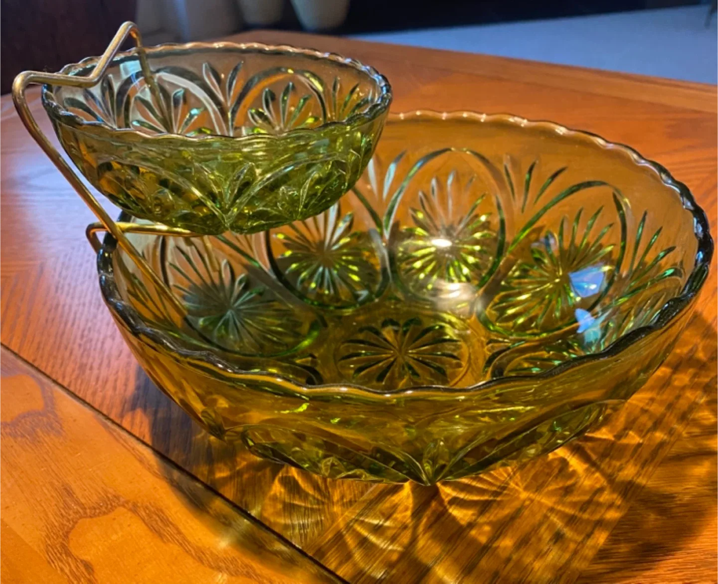 Vintage Anchor Hocking Avocado Green Glass Chip & Dip thumbnail